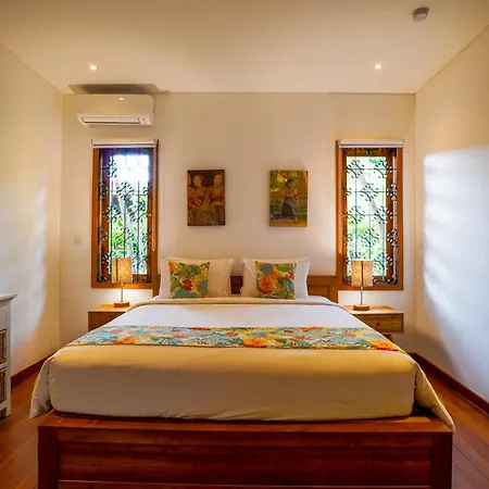 Paradise Garage Komodo Villa Labuan Bajo Exterior photo